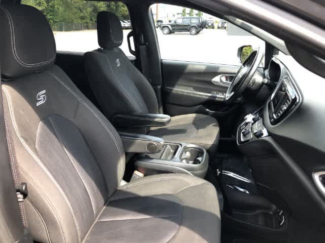 Certified 2020 Chrysler Pacifica Touring w/ S Appearance Package FWD image 18