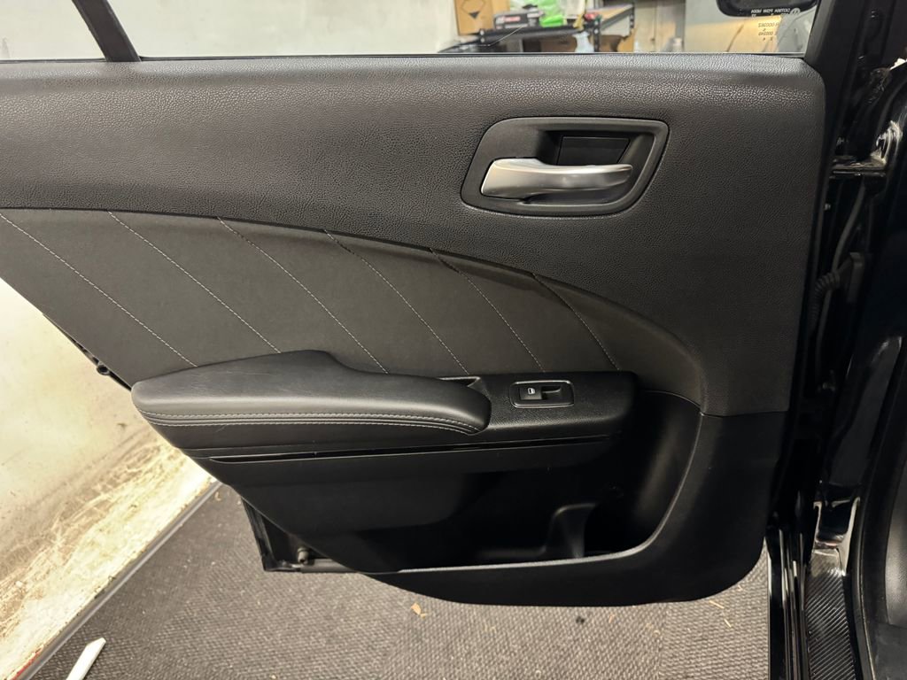 Used 2017 Dodge Charger SXT w/ Blacktop Package image 16