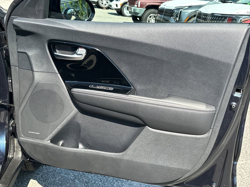 Certified 2022 Kia Niro EX w/ Cold Weather Package FWD image 13