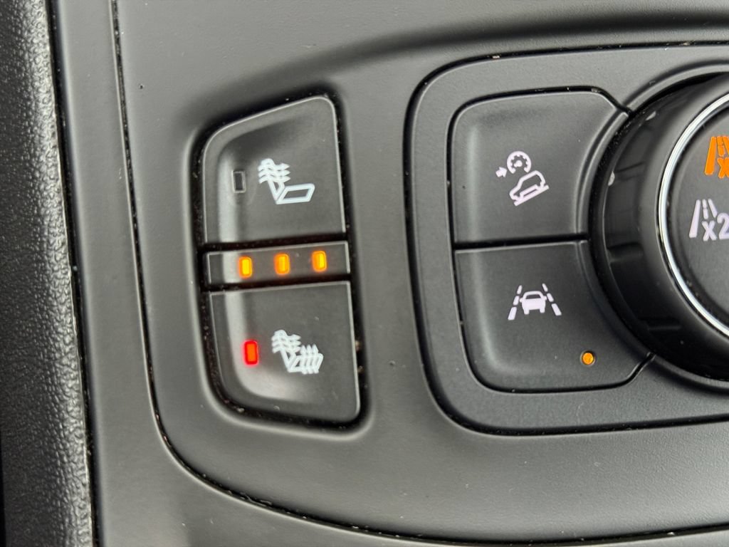 Used 2024 GMC Terrain SLT AWD/4WD image 32