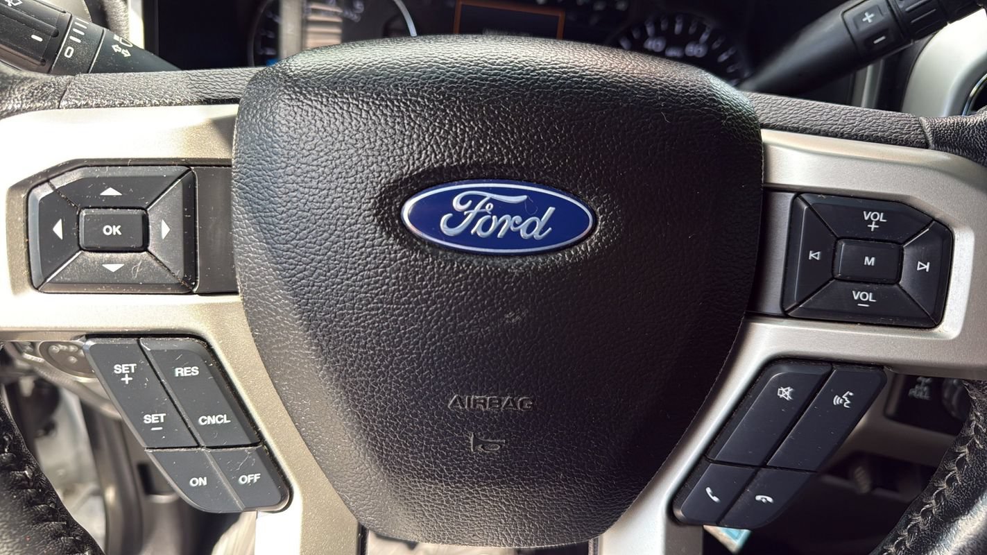 Used 2017 Ford F250 Lariat w/ Lariat Value Package AWD/4WD image 12
