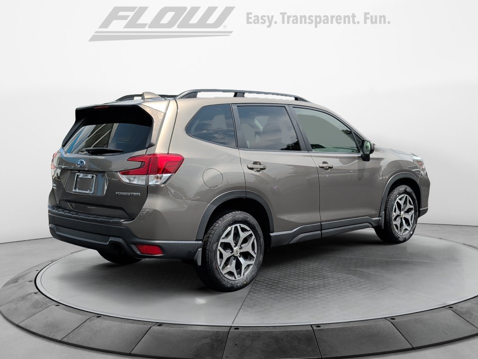 Used 2020 Subaru Forester Premium AWD/4WD image 9