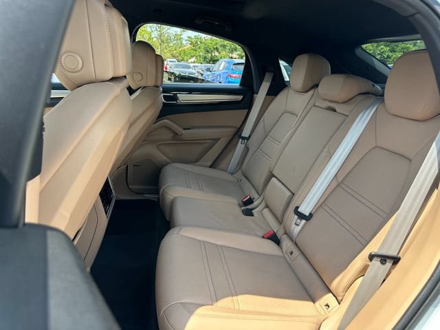 Used 2022 Porsche Cayenne S AWD/4WD image 21