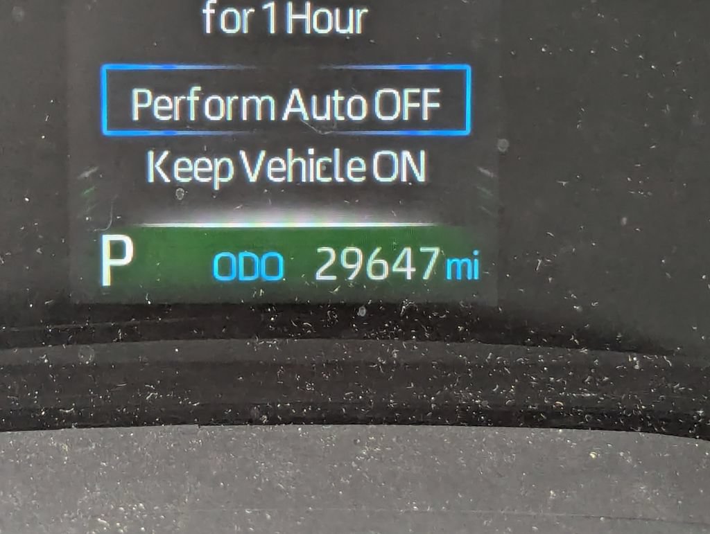 Used 2023 Toyota Sienna LE AWD/4WD image 5