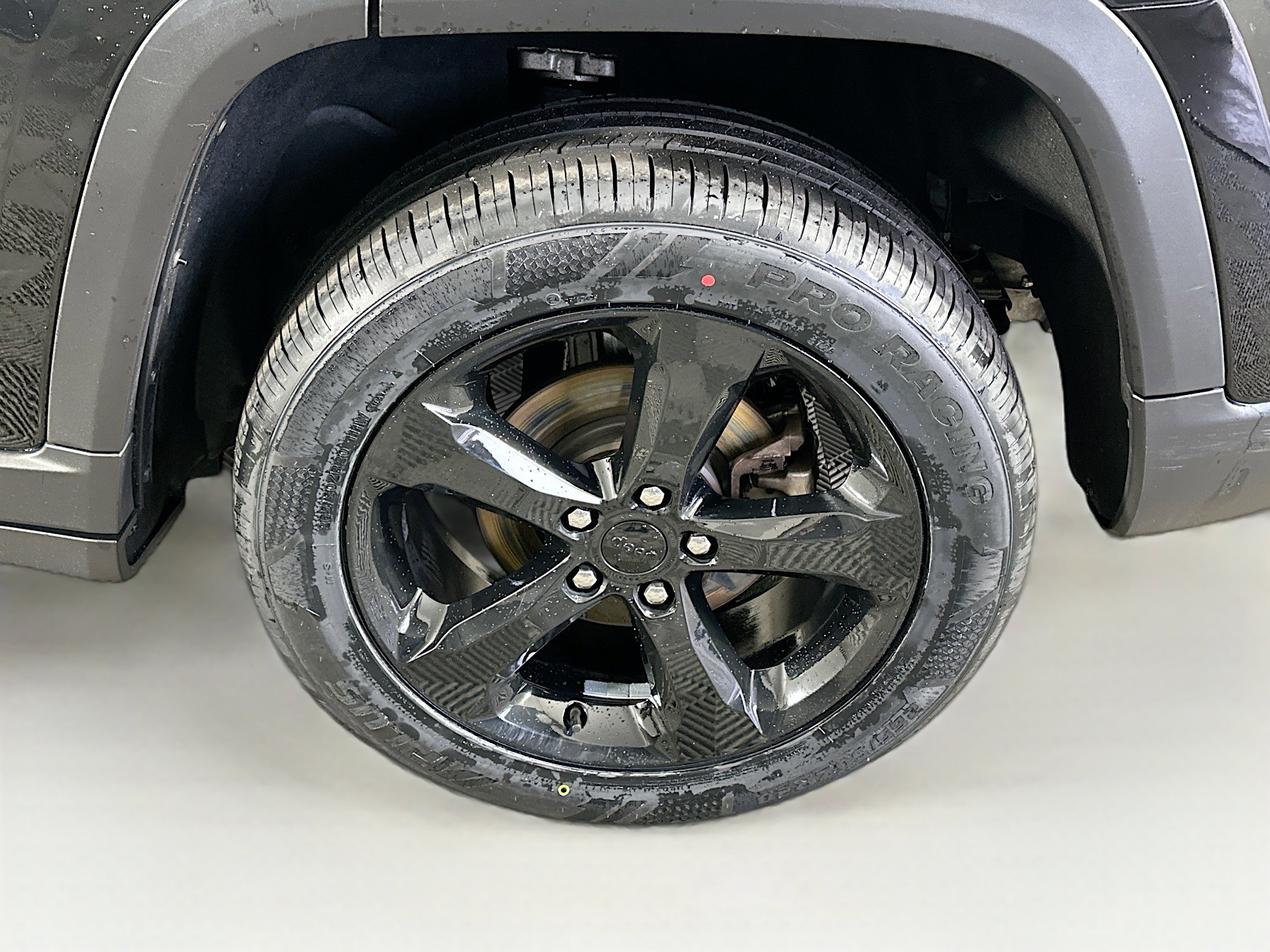 Used 2023 Jeep Grand Cherokee Limited w/ Black Appearance Package image 11