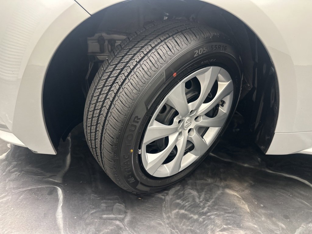 Used 2023 Toyota Corolla LE image 28