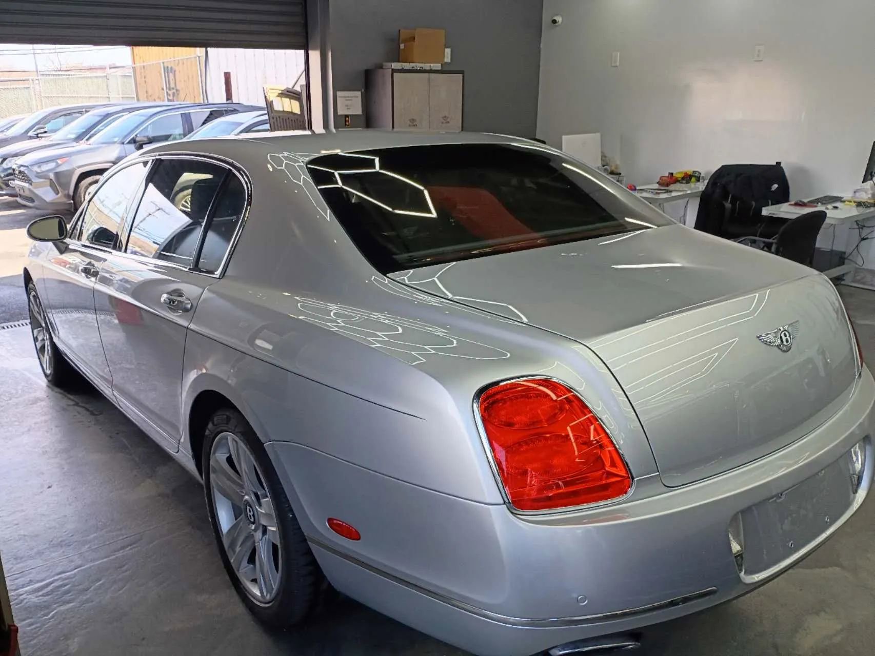 Used 2009 Bentley Flying Spur Flying Spur image 4