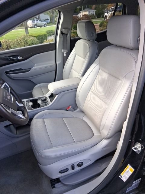 Used 2023 GMC Acadia SLT image 13