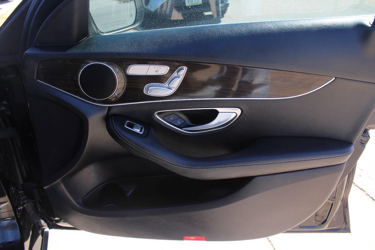 Used 2018 Mercedes-Benz C 300 4MATIC Sedan image 7