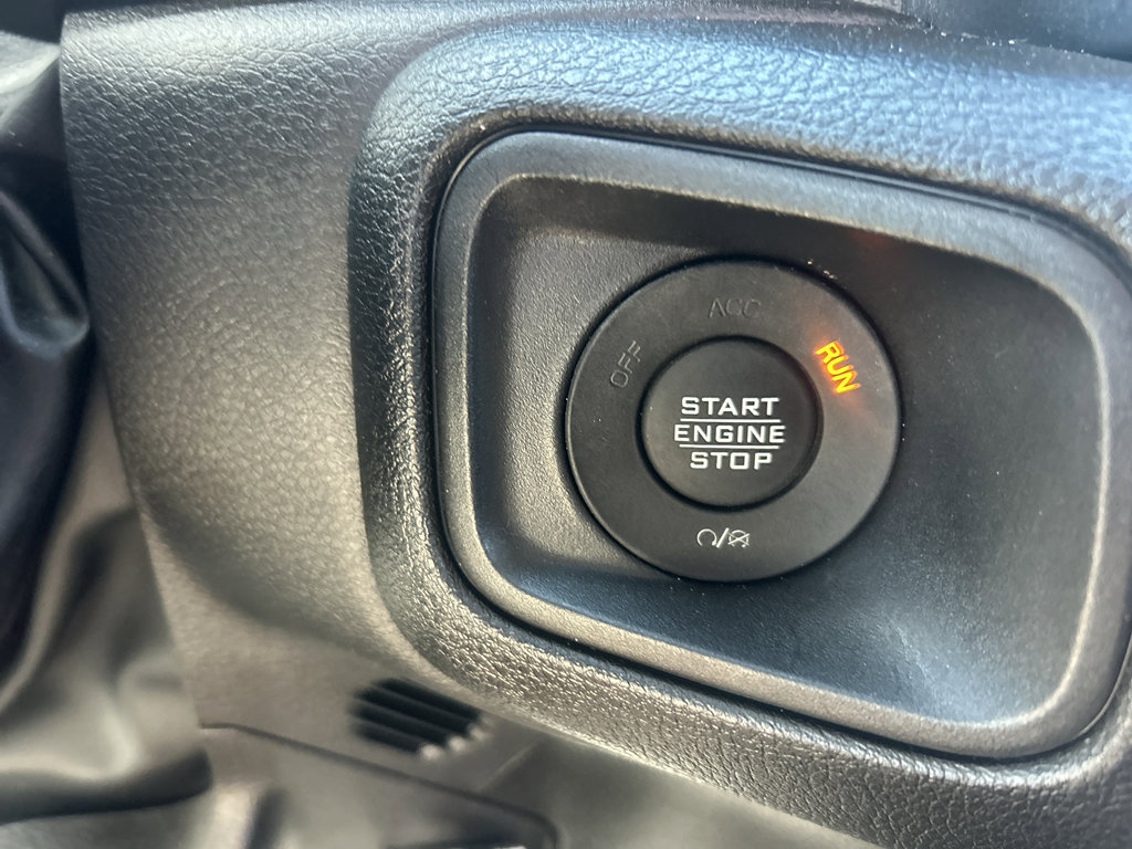 Used 2025 Jeep Wrangler Sport image 26