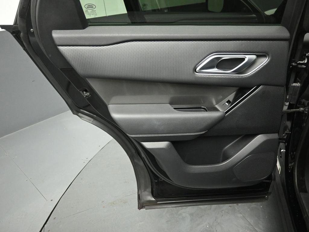 Used 2019 Land Rover Range Rover Velar S image 22