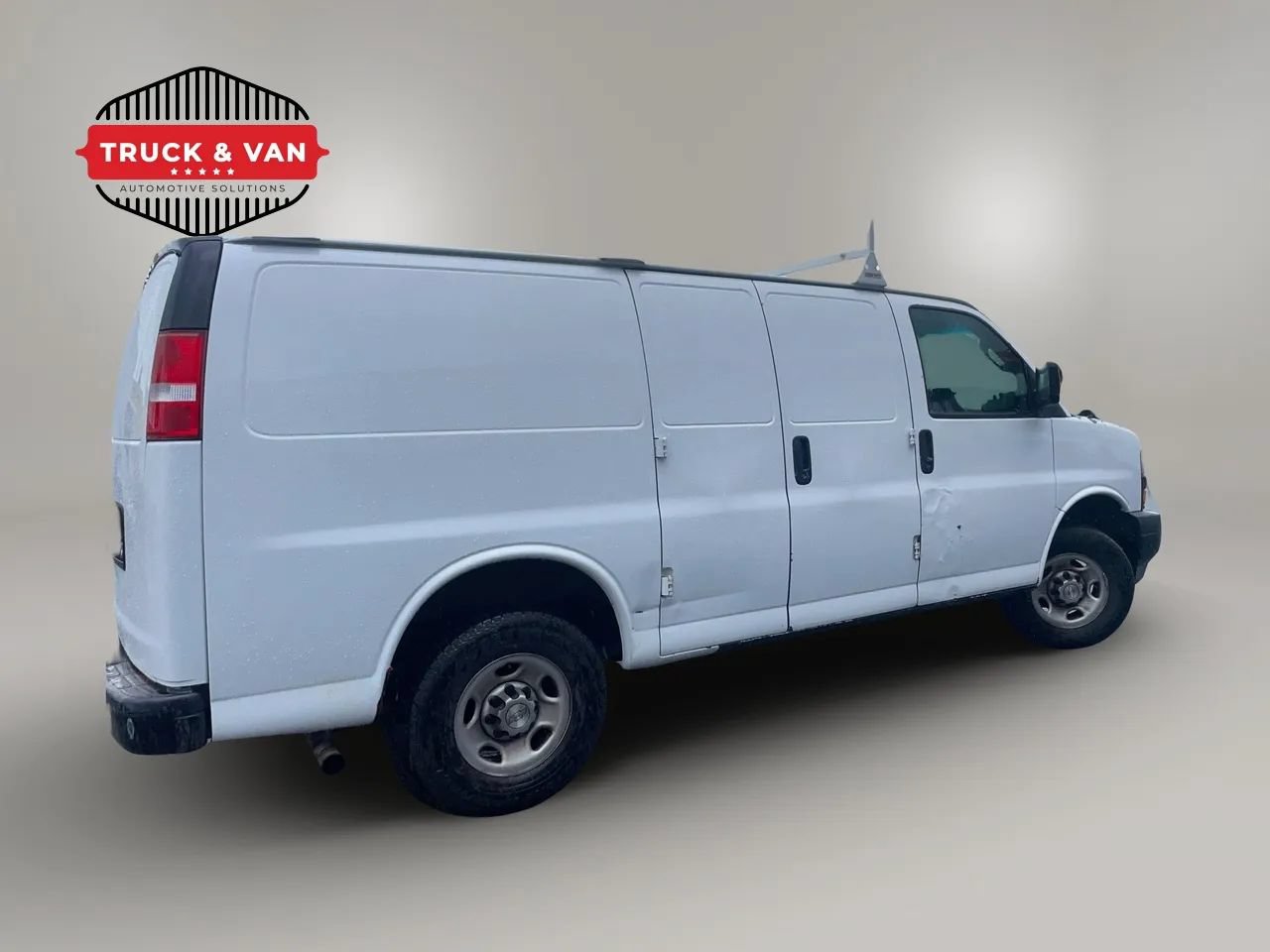 Used 2021 Chevrolet Express 2500 w/ Driver Convenience Package RWD image 7