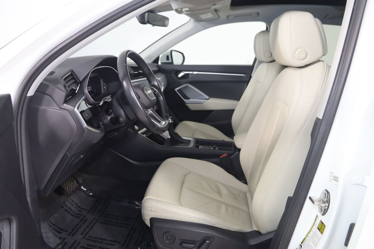 Used 2019 Audi Q3 2.0T Premium w/ Convenience Package AWD/4WD image 12