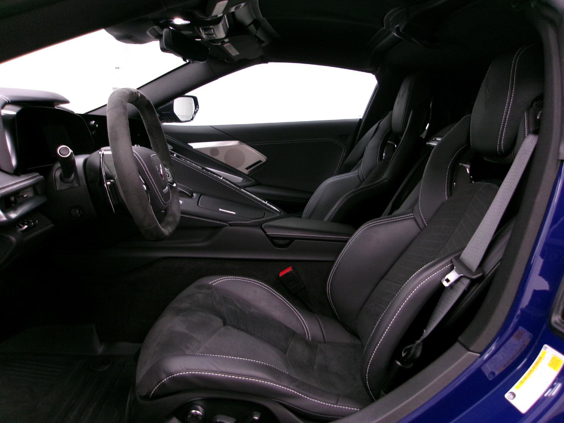 Used 2025 Chevrolet Corvette Stingray Preferred Cpe w/ Z51 Performance Package image 9