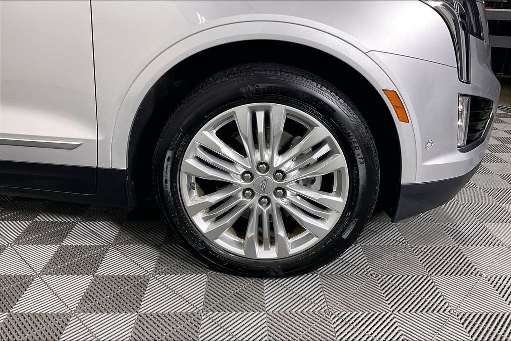 Used 2018 Cadillac XT5 Premium Luxury w/ Driver Assist Package AWD/4WD image 11