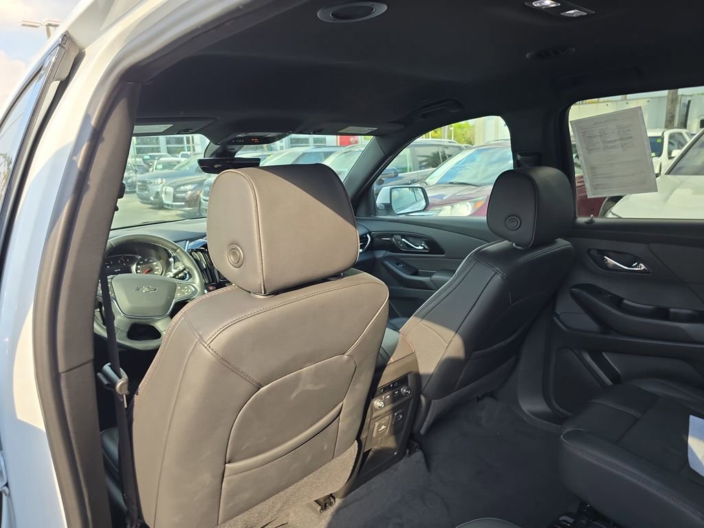 Used 2023 Chevrolet Traverse RS image 11