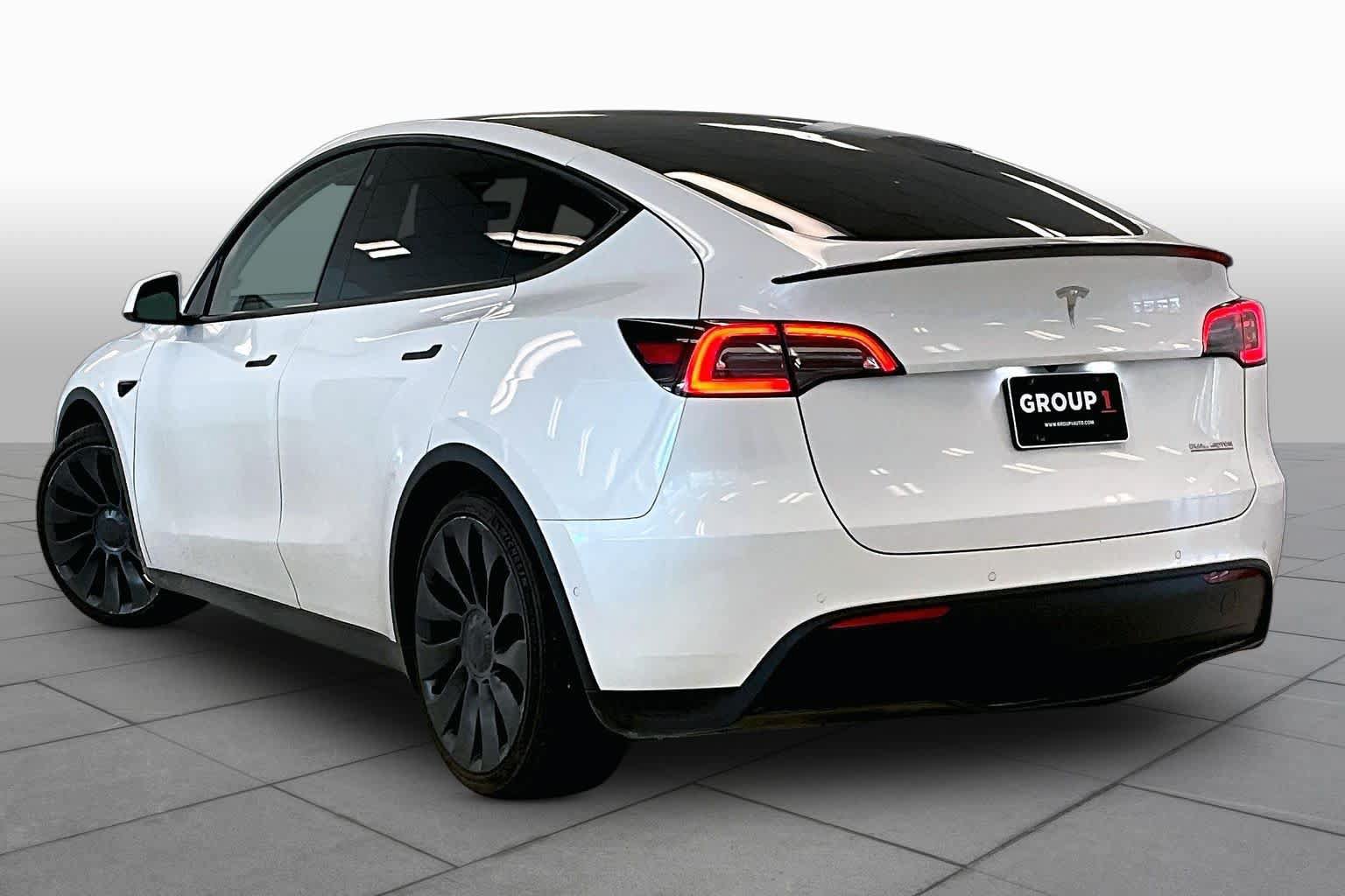 Used 2022 Tesla Model Y Performance AWD/4WD image 10