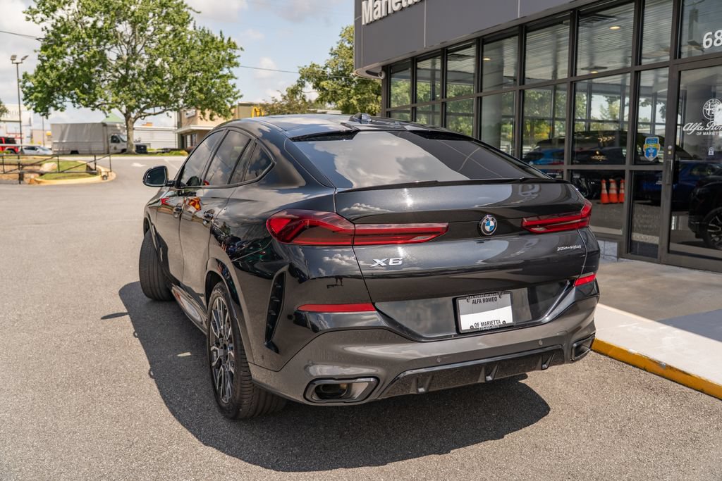 Used 2024 BMW X6 xDrive40i w/ Premium Package AWD/4WD image 4