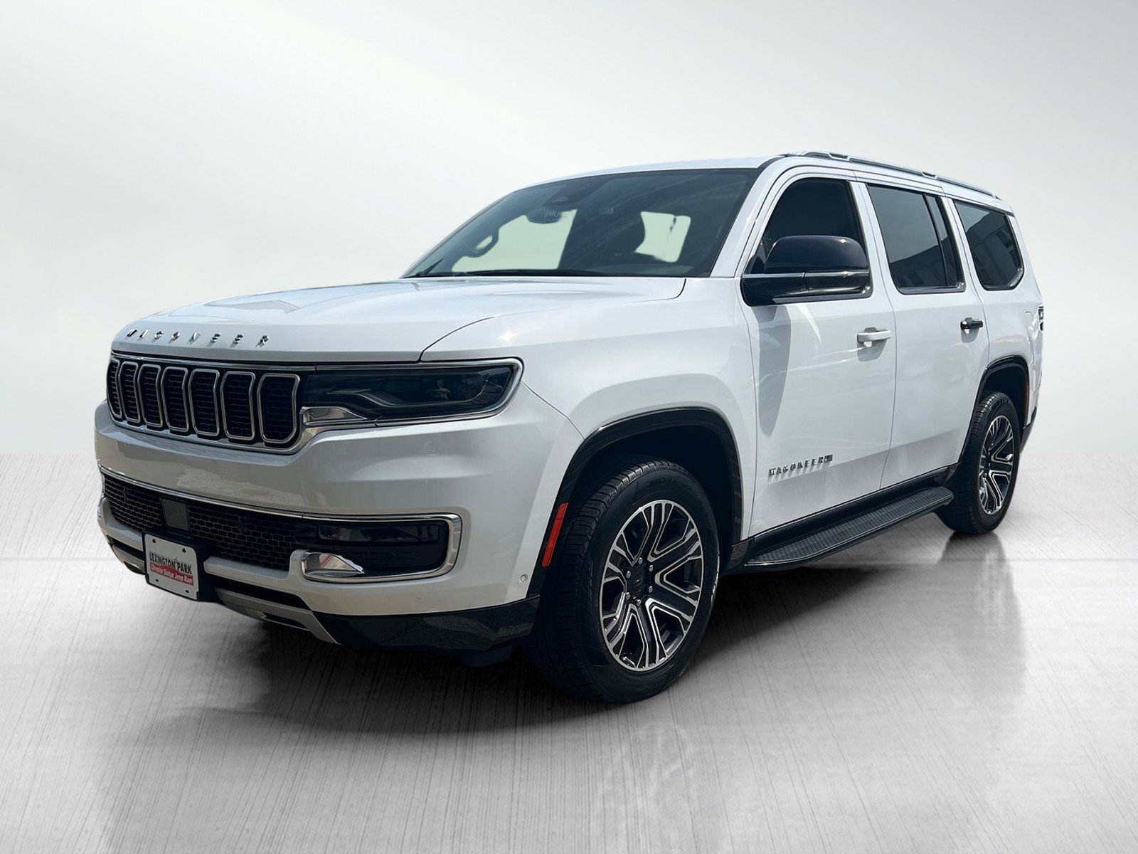 Used 2024 Jeep Wagoneer Series II AWD/4WD image 2