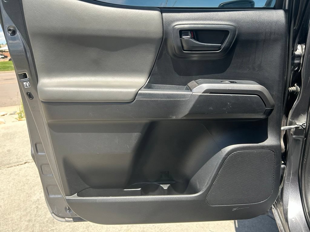 Used 2019 Toyota Tacoma SR5 AWD/4WD image 25