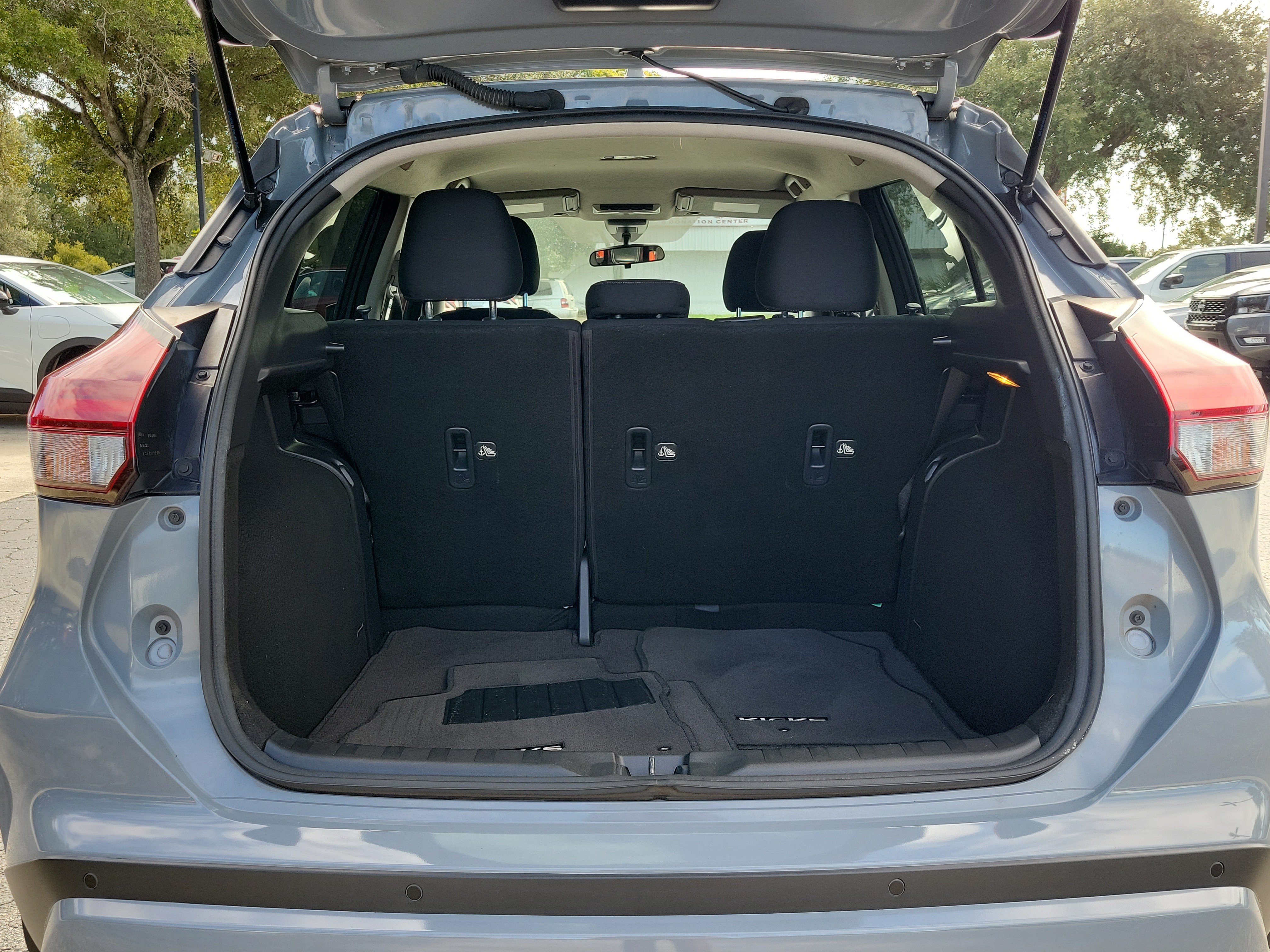 Certified 2023 Nissan Kicks SV FWD image 10