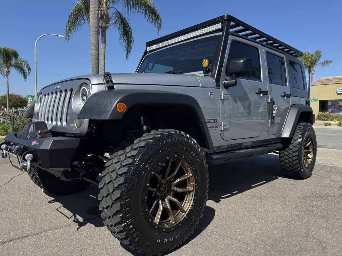 Used 2015 Jeep Wrangler Unlimited Sport AWD/4WD image 12