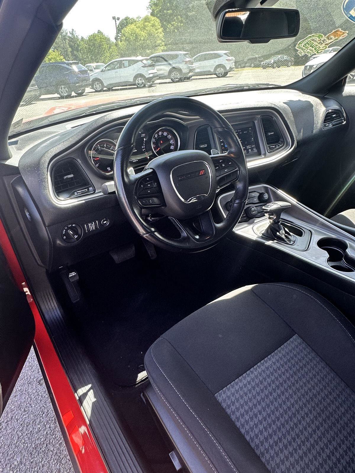 Used 2022 Dodge Challenger GT image 11