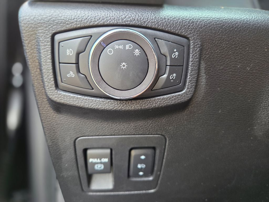 Used 2018 Ford F150 XLT w/ Equipment Group 302A Luxury AWD/4WD image 27