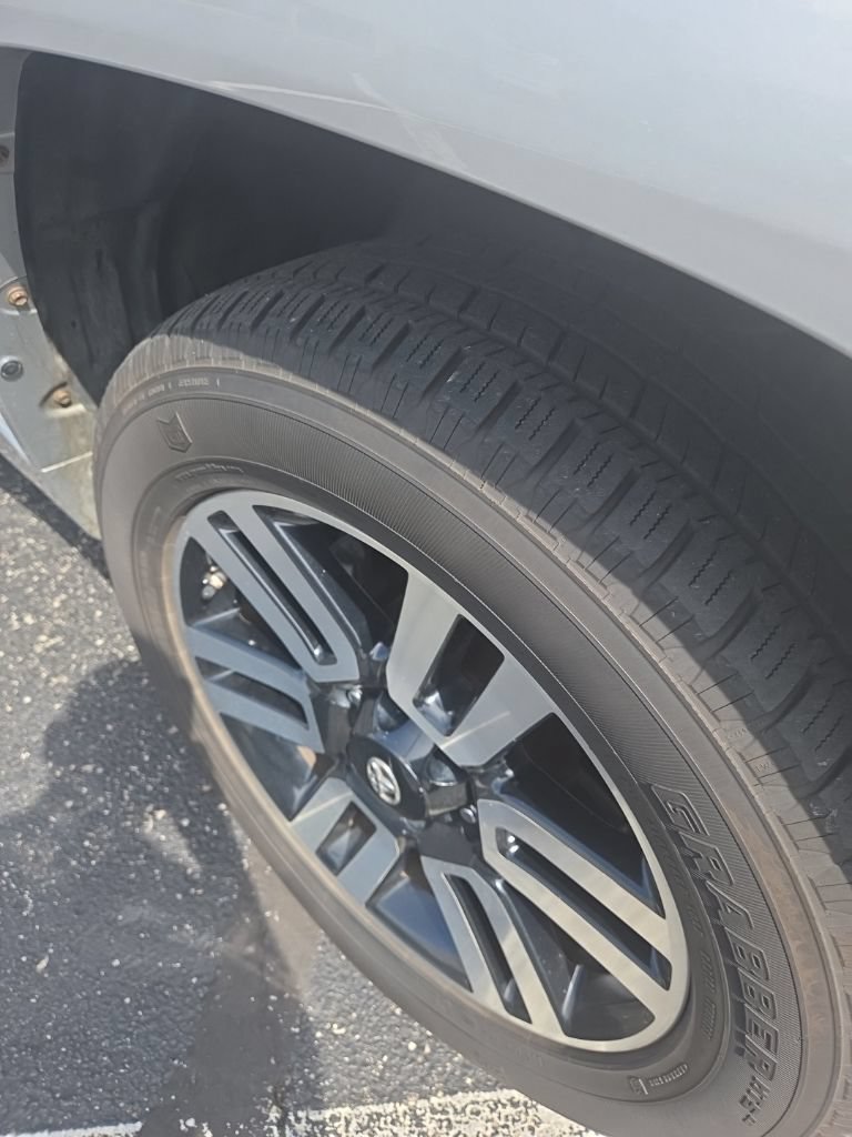 Used 2014 Toyota 4Runner Limited AWD/4WD image 8