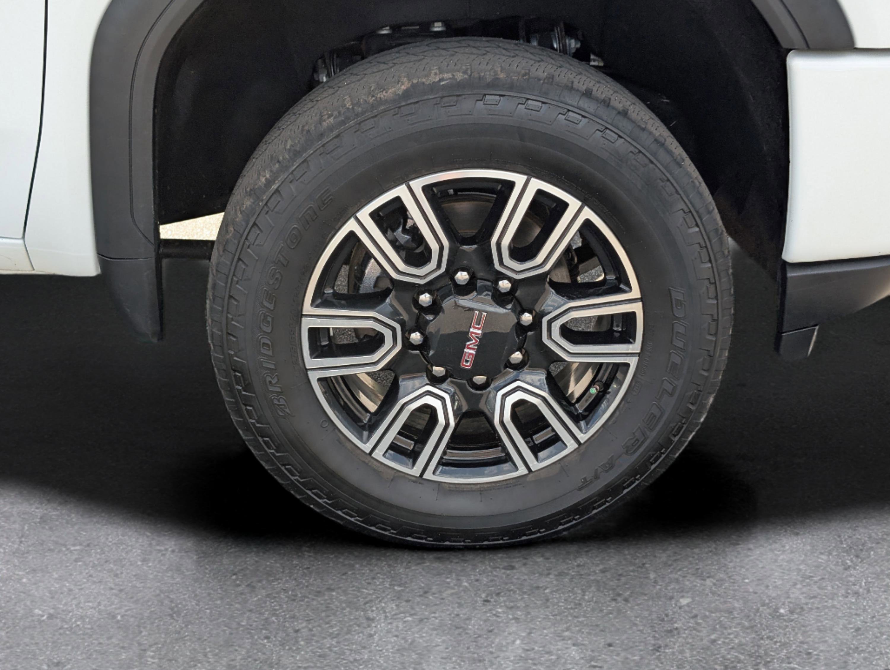 Used 2023 GMC Sierra 2500 AT4 w/ AT4 Preferred Package image 6