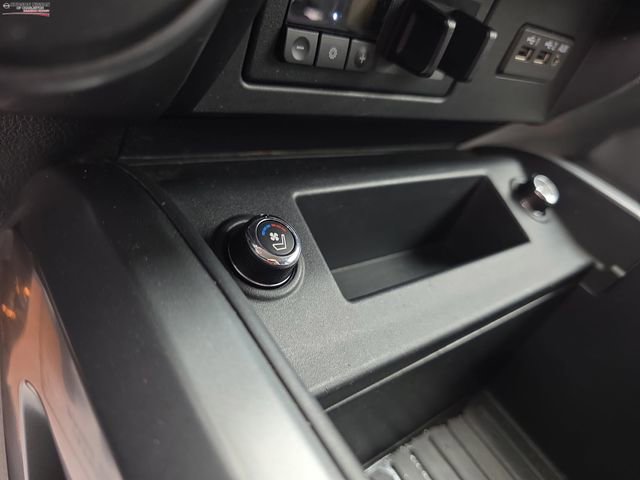 Used 2019 Nissan Titan Platinum Reserve image 39