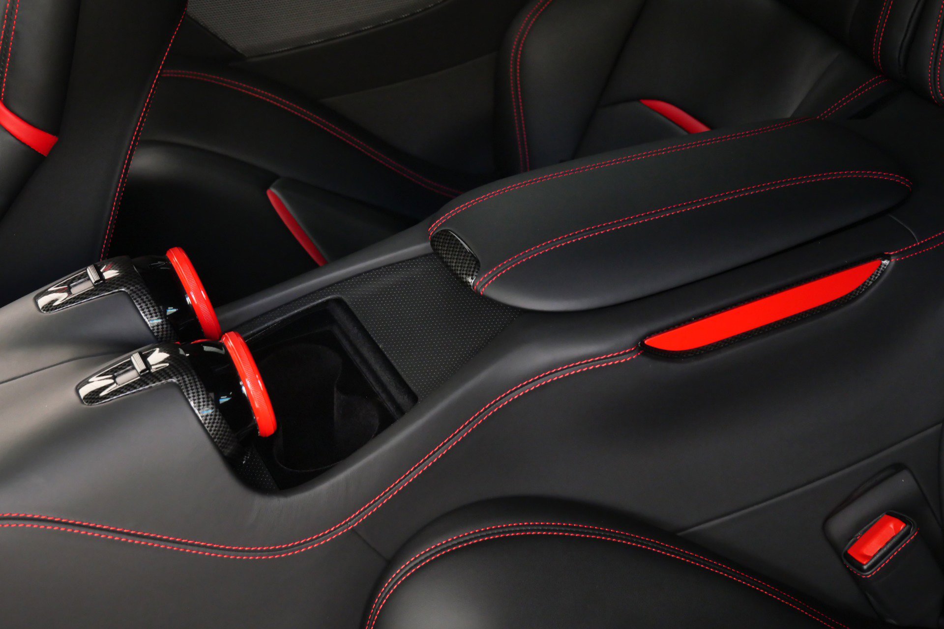 Used 2018 Ferrari GTC4Lusso image 37