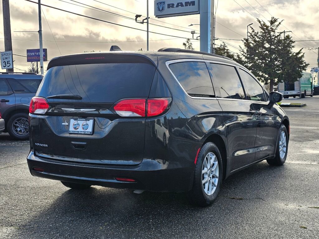Used 2021 Chrysler Voyager Lxi image 8