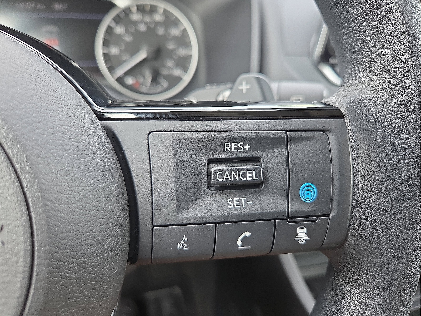 Used 2023 Nissan Rogue SV FWD image 18