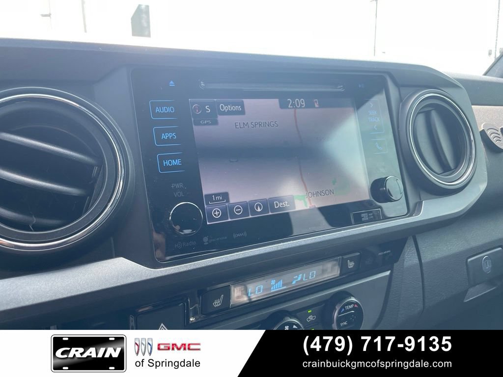 Used 2018 Toyota Tacoma TRD Sport w/ TRD Premium Sport Package AWD/4WD image 13