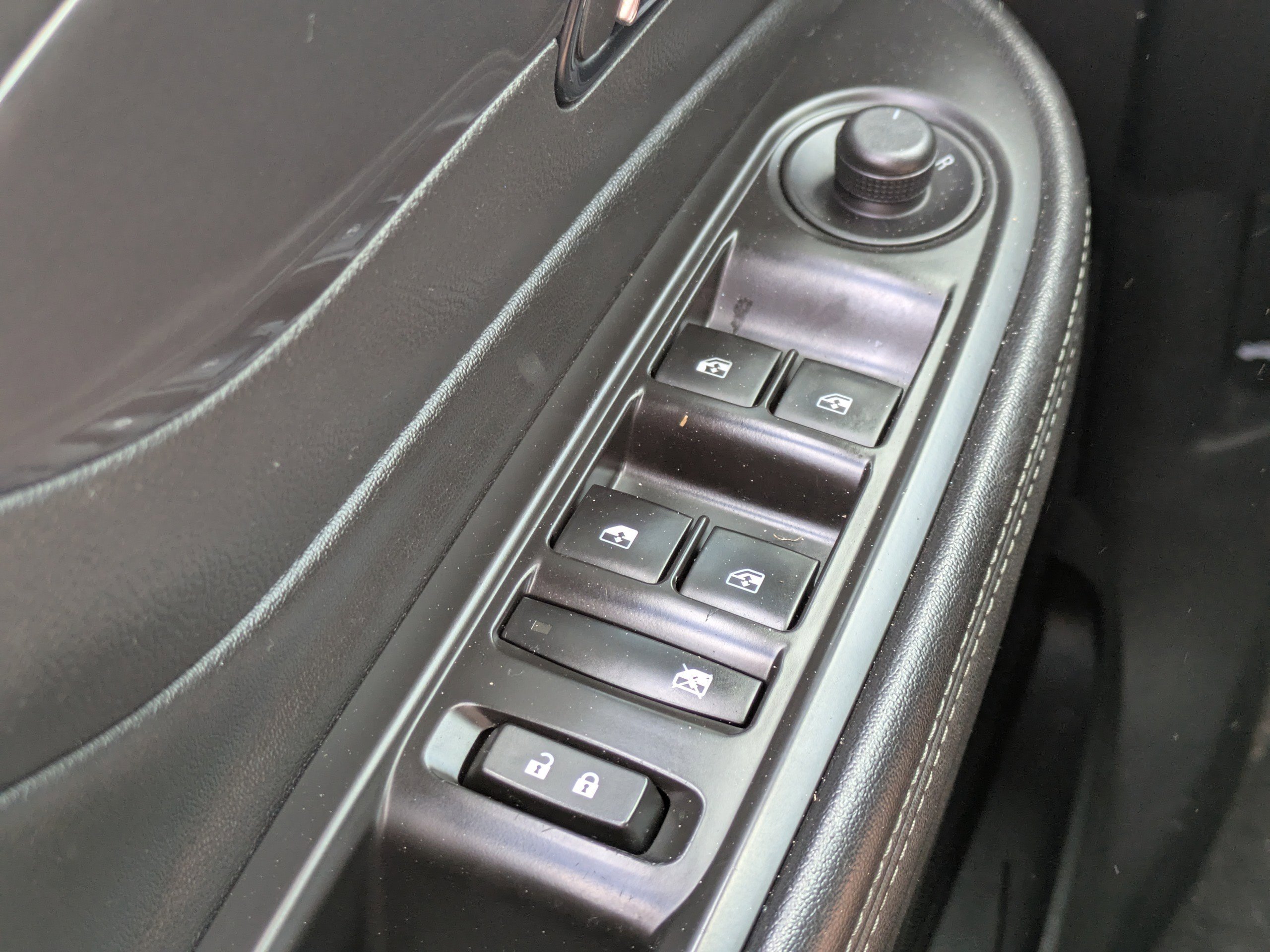 Used 2020 Buick Encore Essence FWD image 18