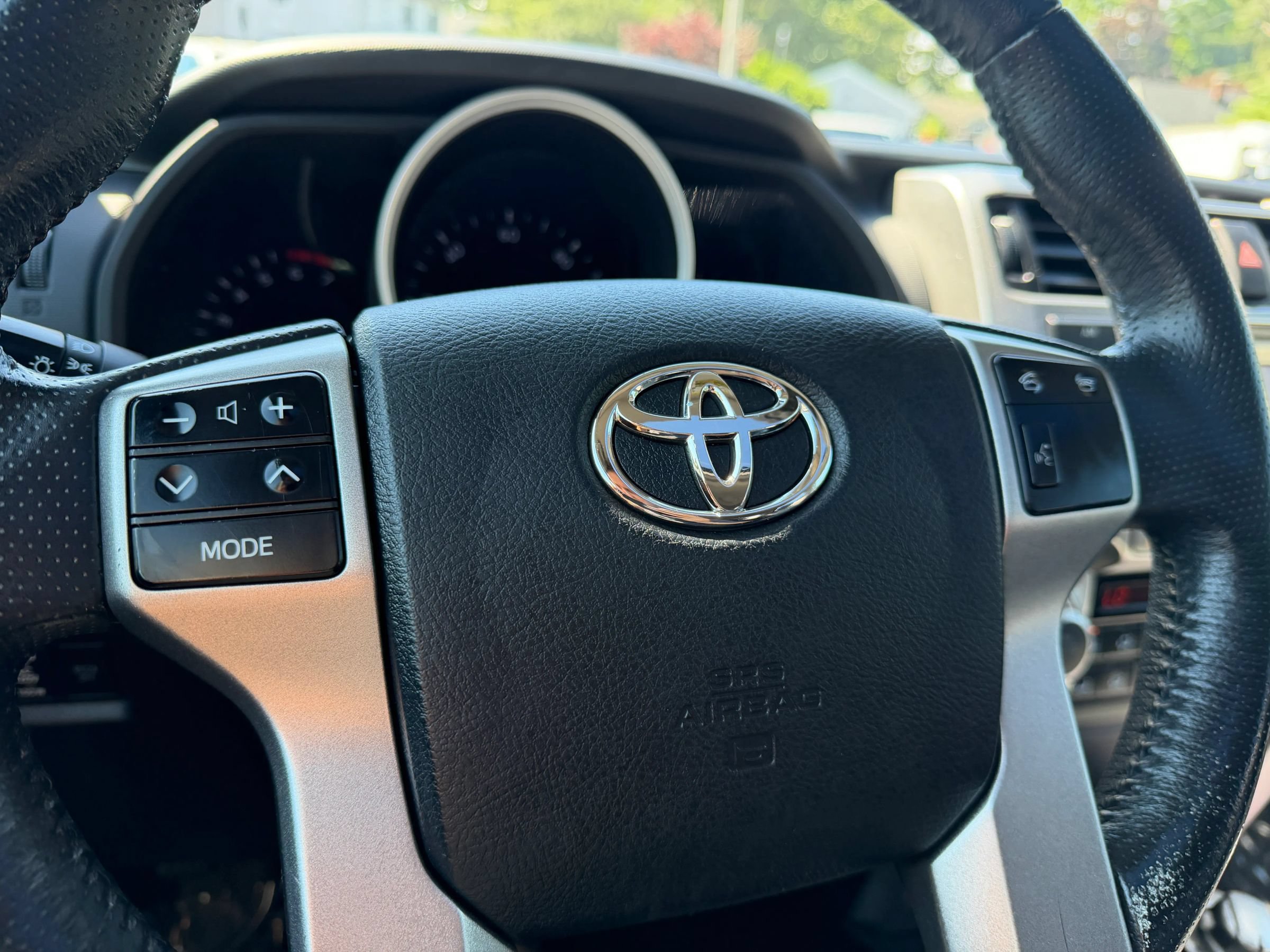 Used 2012 Toyota 4Runner Limited AWD/4WD image 35