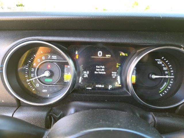 Used 2023 Jeep Wrangler Unlimited Rubicon 4xe w/ Cold Weather Group AWD/4WD image 15