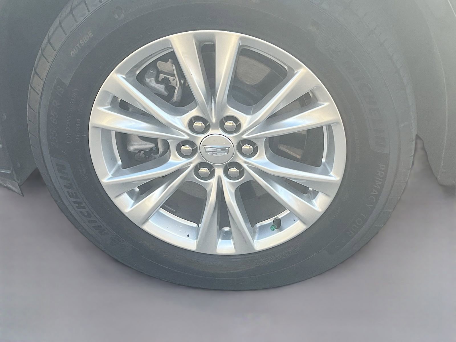 Used 2025 Cadillac XT6 Luxury w/ LPO, Floor Liner Package AWD/4WD image 33
