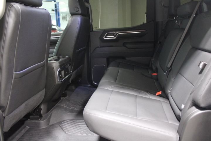 Used 2024 Chevrolet Silverado 1500 LTZ w/ LTZ Premium Package AWD/4WD image 23