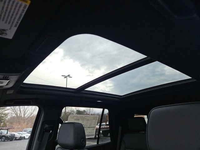 New 2026 GMC Yukon Denali w/ Sun & Power Step Package image 17