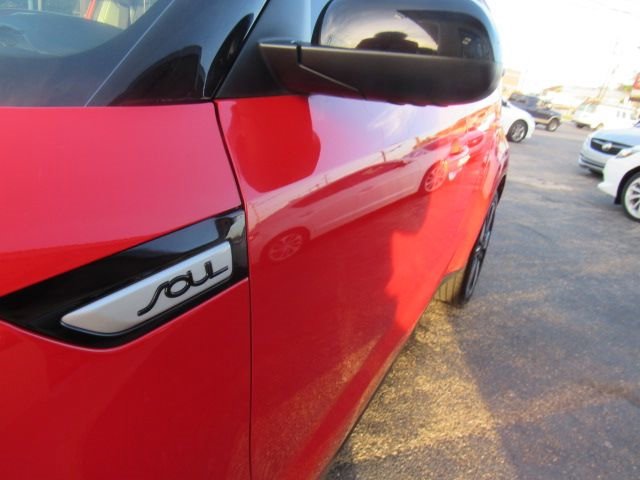 Used 2017 Kia Soul + w/ Designer's Package image 6