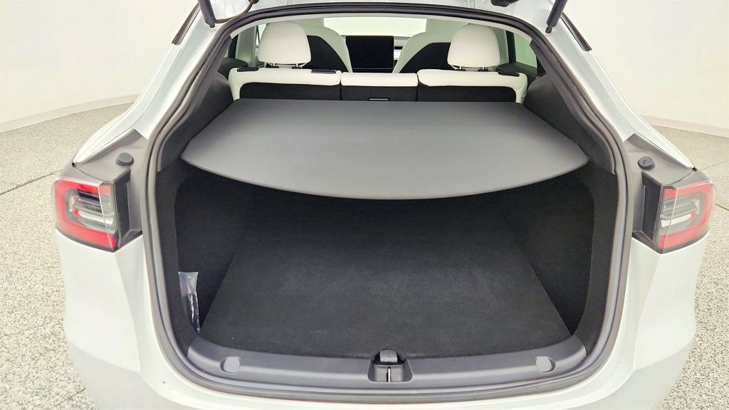 Used 2023 Tesla Model Y AWD image 26