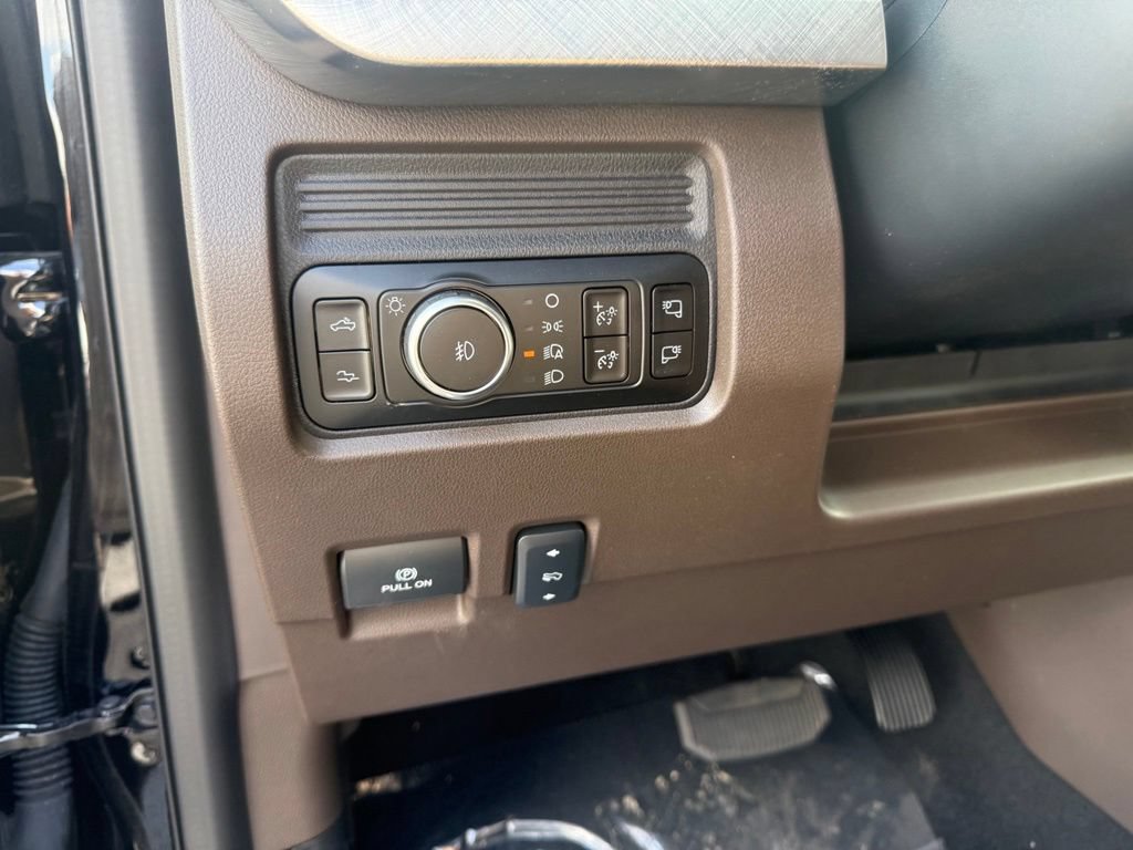 New 2026 Ford F250 King Ranch w/ Chrome Package AWD/4WD image 25