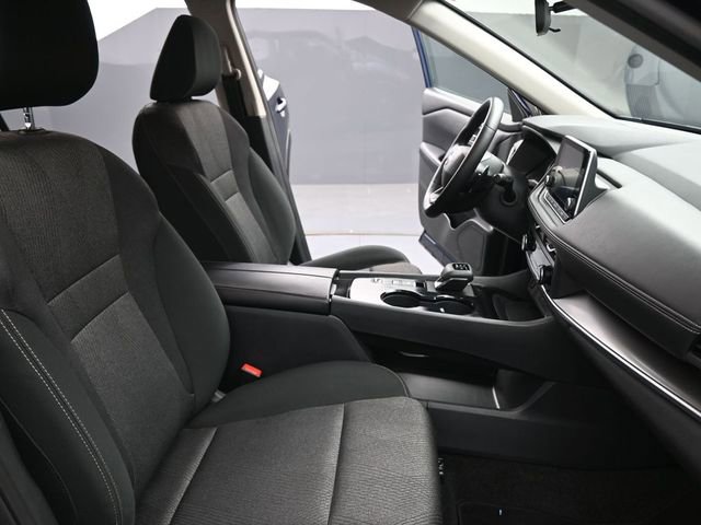 Certified 2025 Nissan Rogue SV image 27