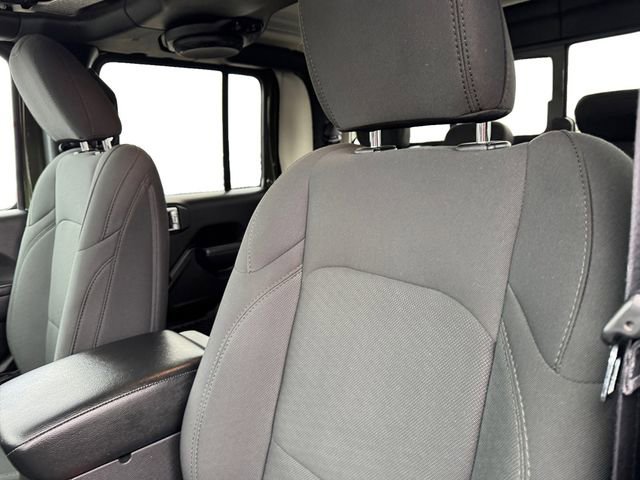 Certified 2022 Jeep Gladiator Willys image 14