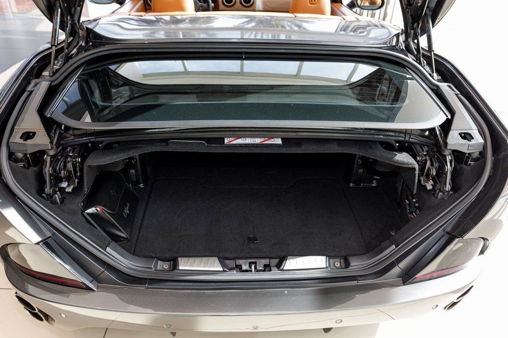 Used 2010 Ferrari California image 35