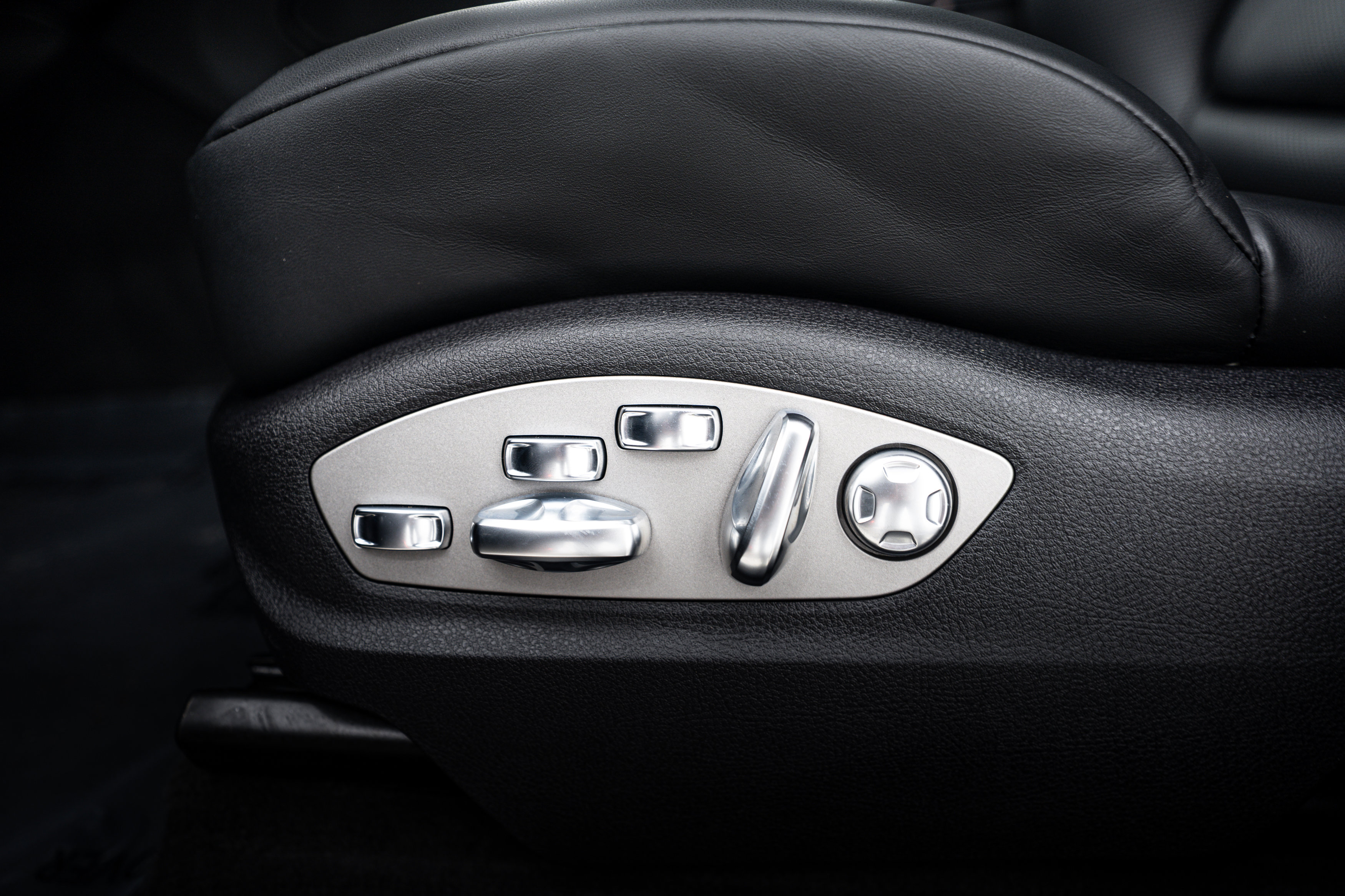 Certified 2026 Porsche Macan image 21