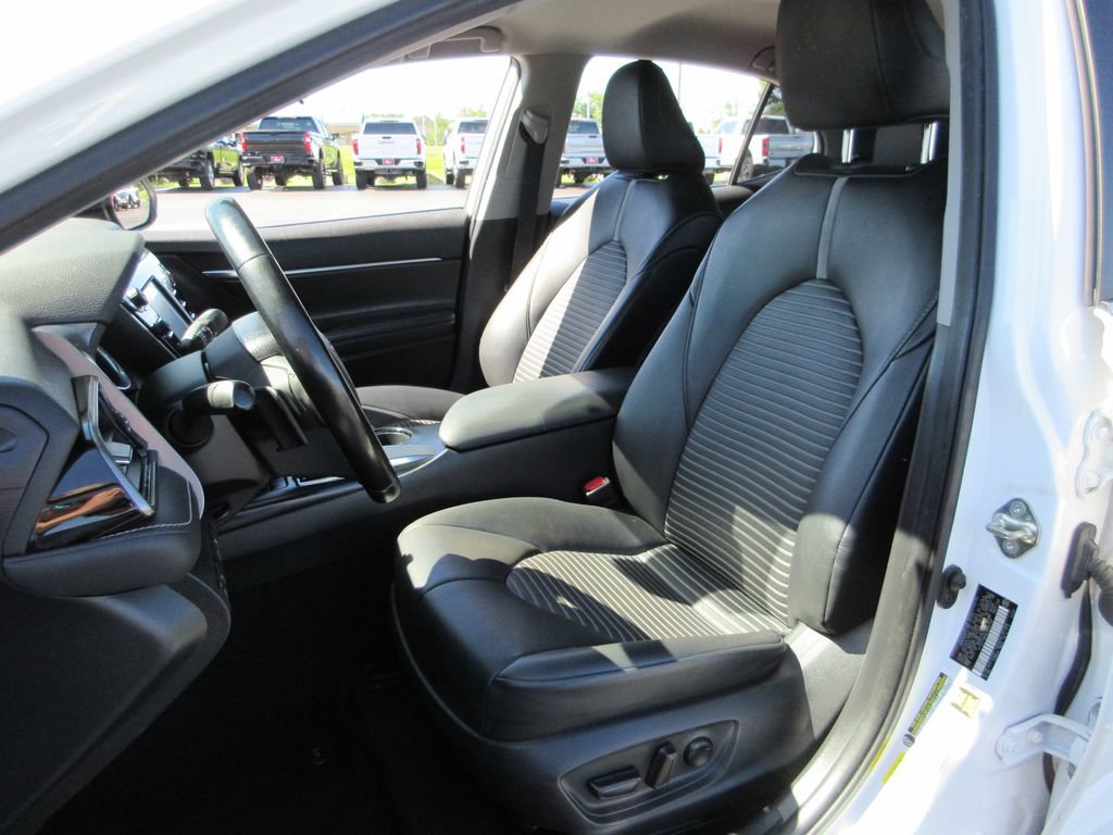 Used 2020 Toyota Camry SE FWD image 15