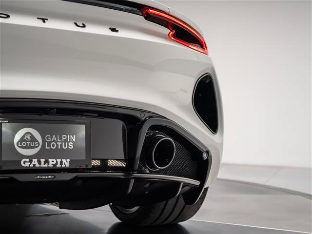 Used 2025 Lotus Emira RWD image 31